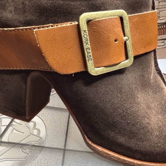 Kork-Ease Brown Tan Mules with Chunky Heel - Picture 4 of 12